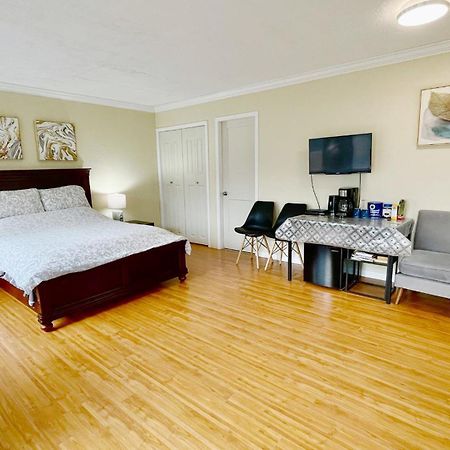 Private Suite With Separated Entrance Monica'S Home Ρίτσμοντ Εξωτερικό φωτογραφία